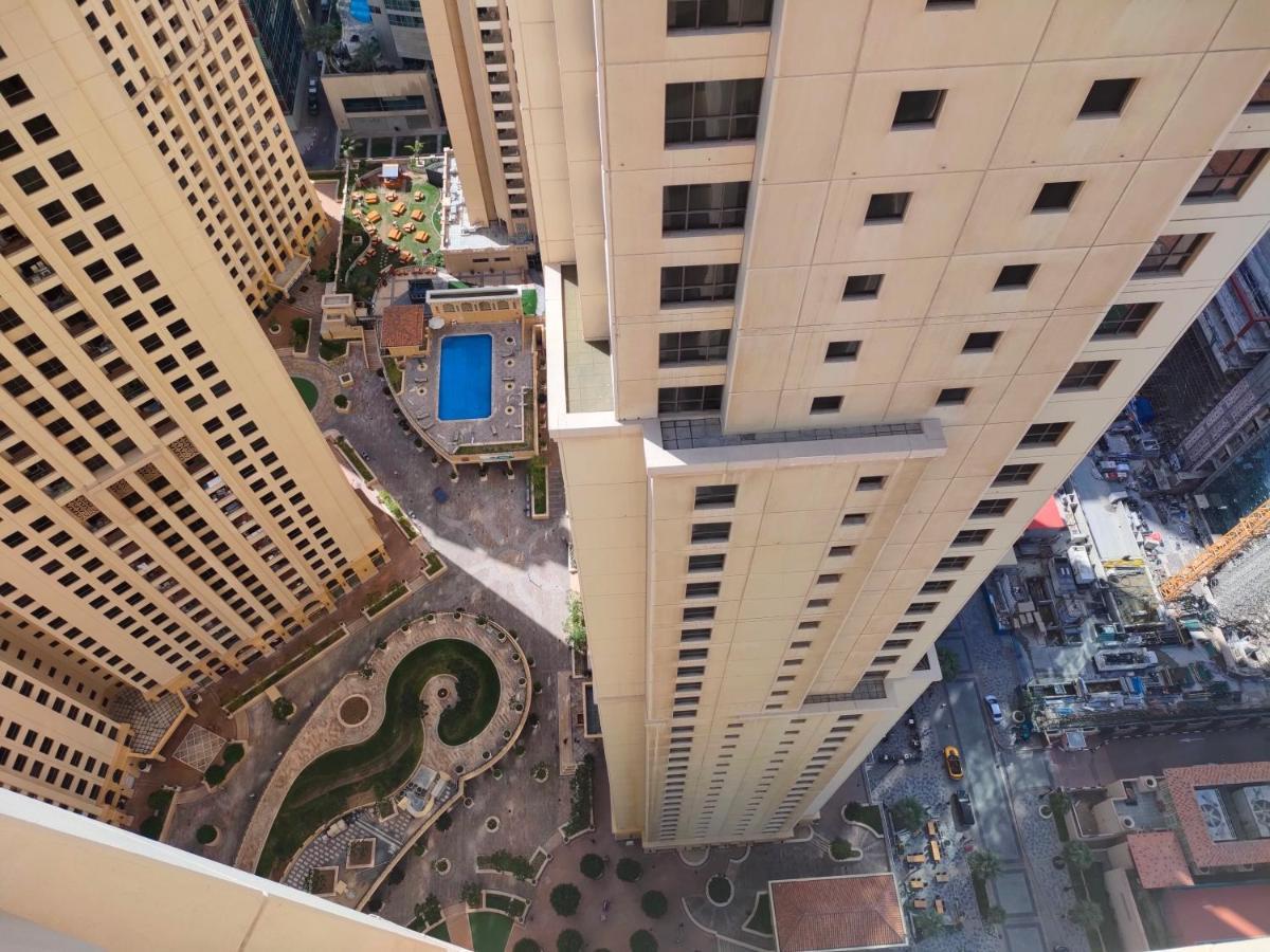 Lunar Cozy Hostel - Jbr Дубай Екстериор снимка