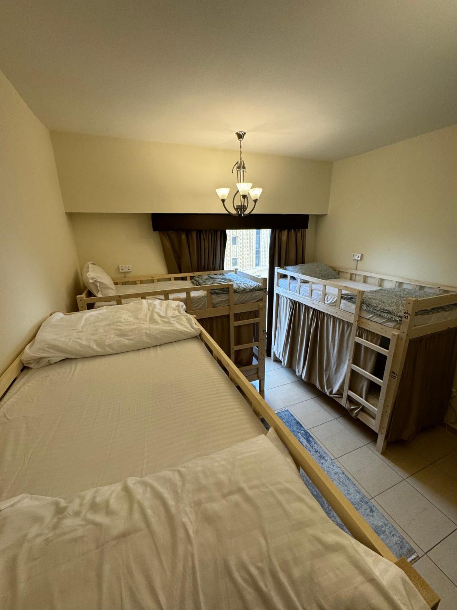 Lunar Cozy Hostel - Jbr Дубай Екстериор снимка