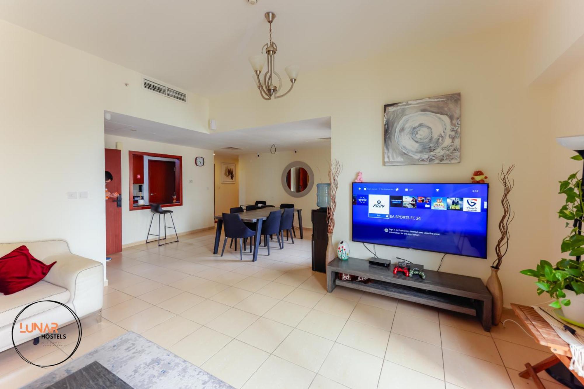 Lunar Cozy Hostel - Jbr Дубай Екстериор снимка