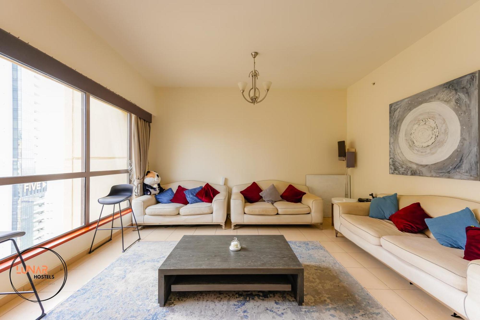 Lunar Cozy Hostel - Jbr Дубай Екстериор снимка