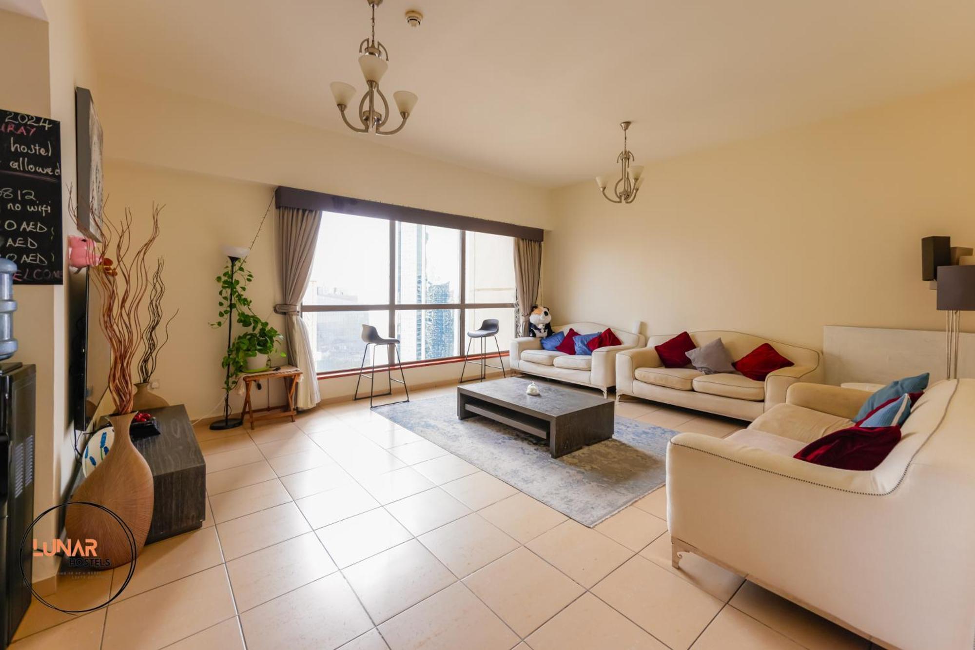 Lunar Cozy Hostel - Jbr Дубай Екстериор снимка