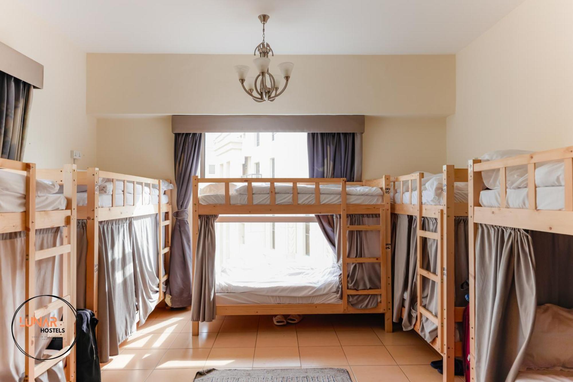 Lunar Cozy Hostel - Jbr Дубай Екстериор снимка