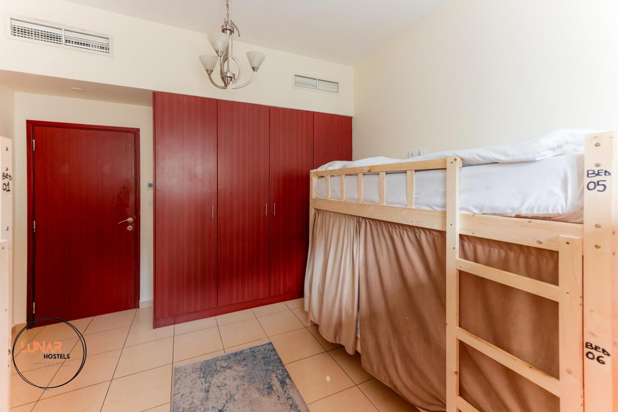 Lunar Cozy Hostel - Jbr Дубай Екстериор снимка