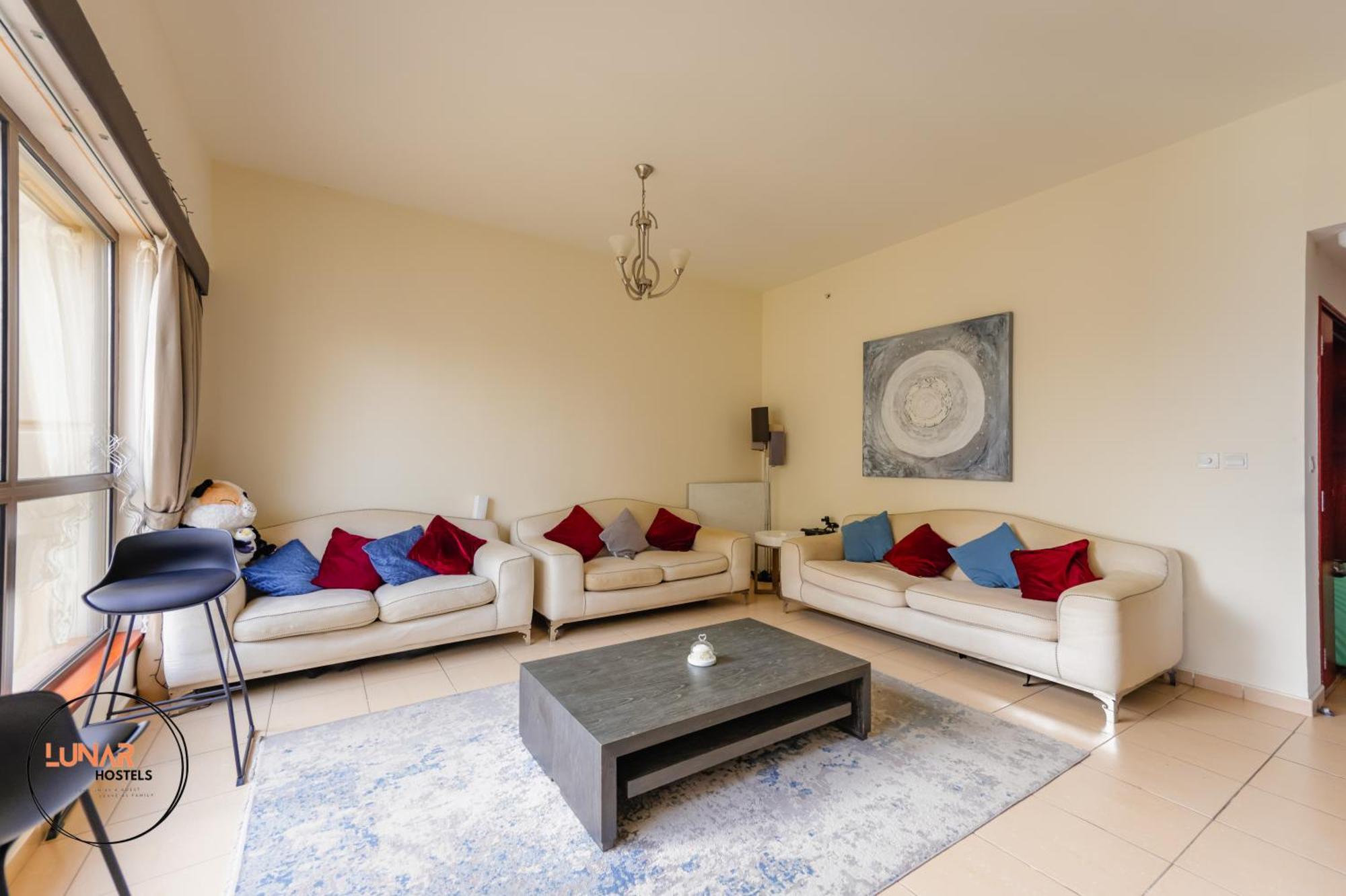 Lunar Cozy Hostel - Jbr Дубай Екстериор снимка