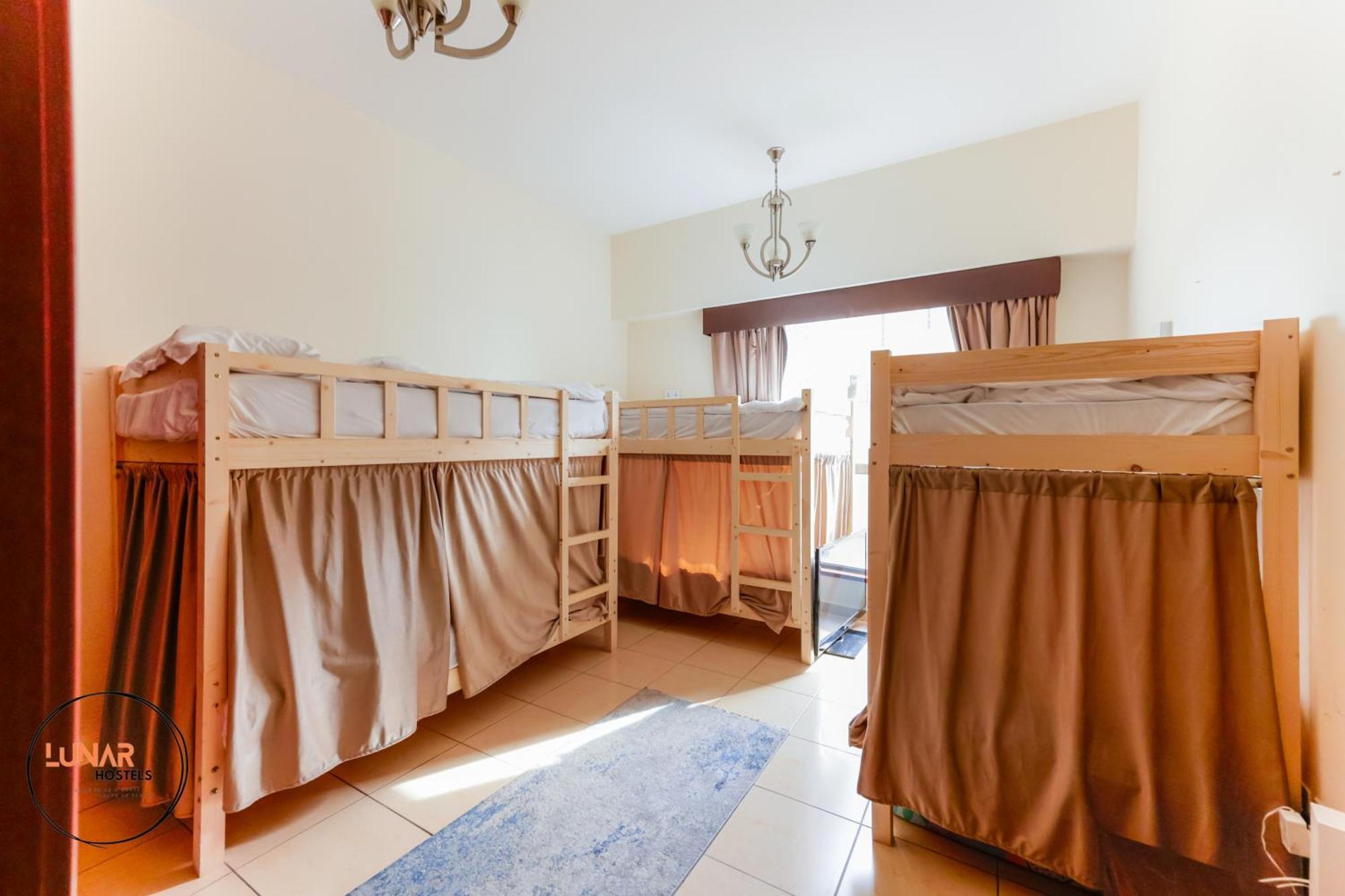 Lunar Cozy Hostel - Jbr Дубай Екстериор снимка